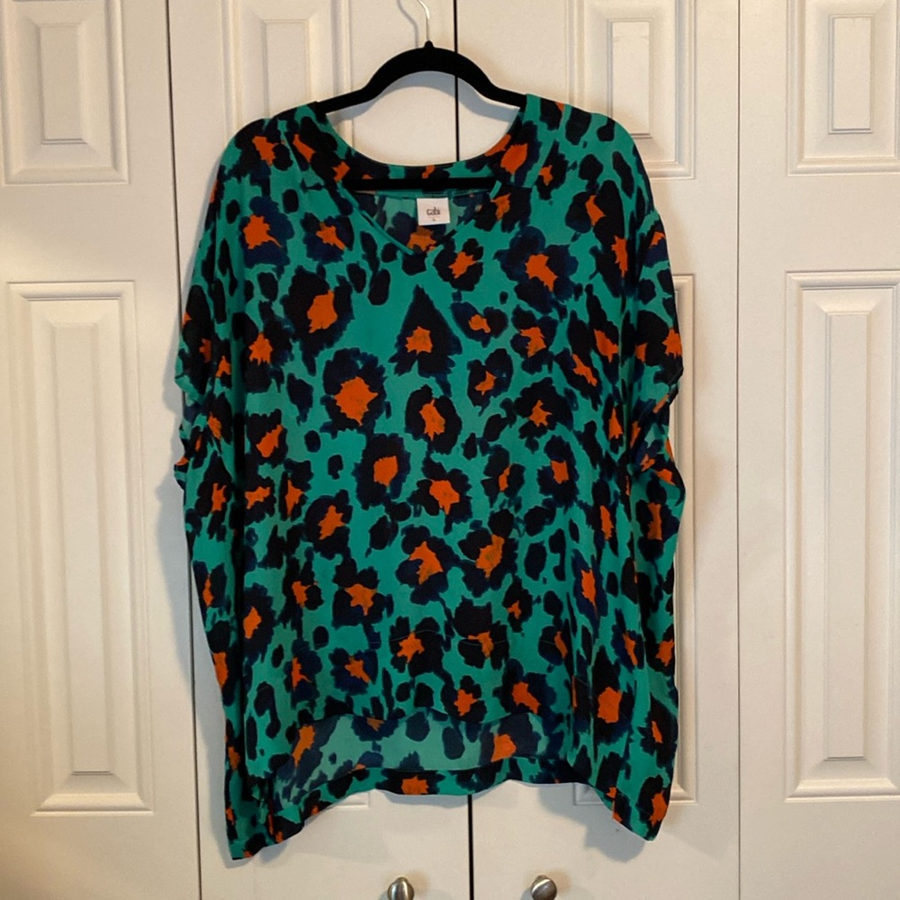 EUC size large Cabi top